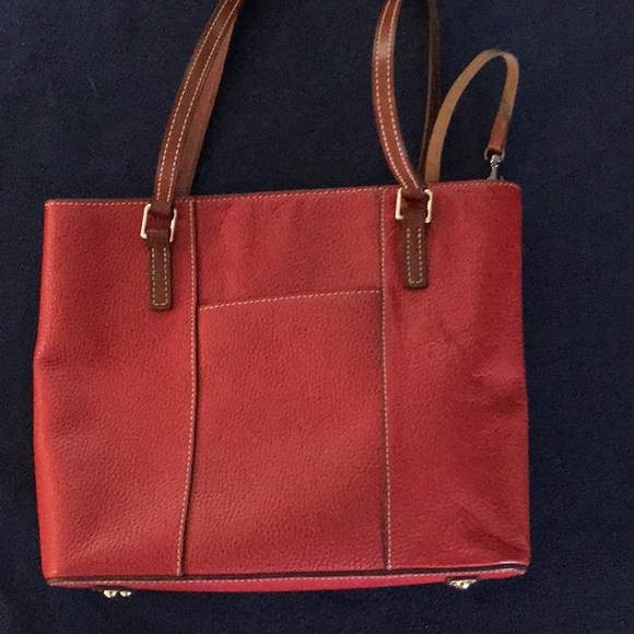 Stunning Dooney and Burke red tote handbag - Picture 5 of 16